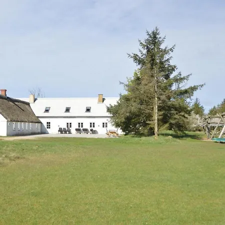 16 Bedroom Cozy In Blavand 度假居